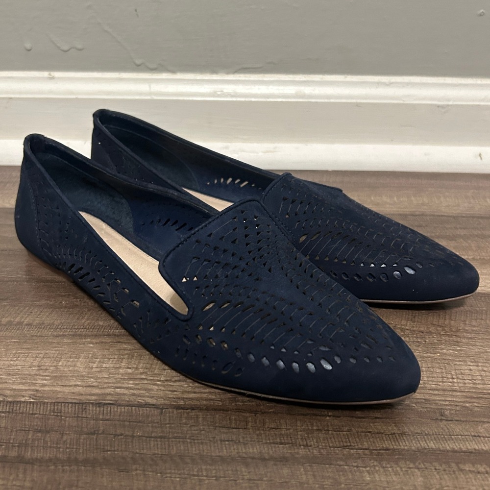 Gianni Bini Loafers Women 8.5M Navy Blue Laser Cut Suede Pointed Flats Preppy